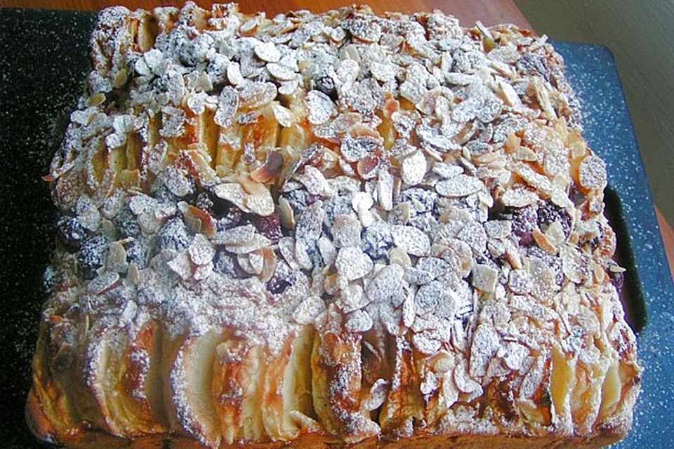 Apfel-Kirschkuchen vom Blech