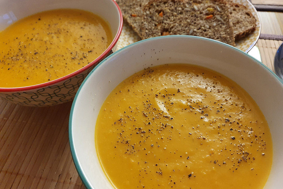 Kürbissuppe mit Kokos