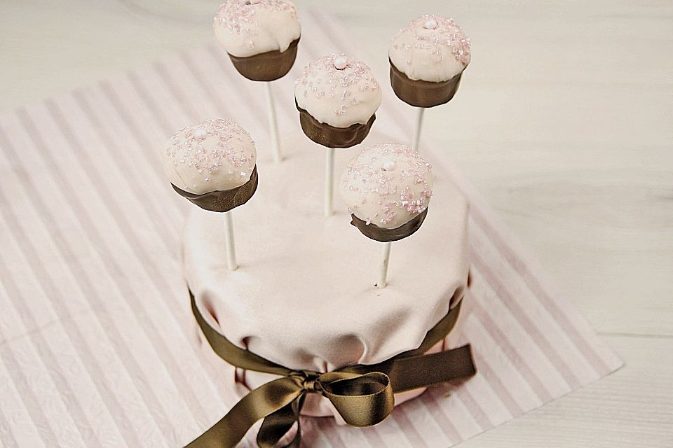 Chocolate Cupcake Cake Pops