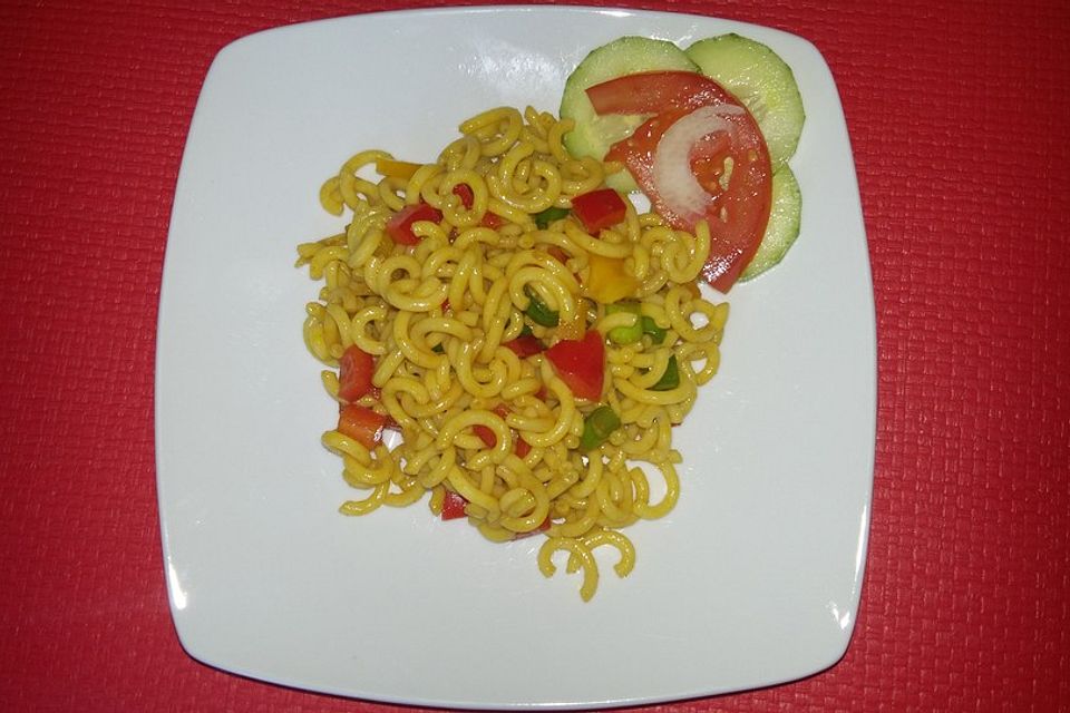 Spaghetti-Curry-Salat