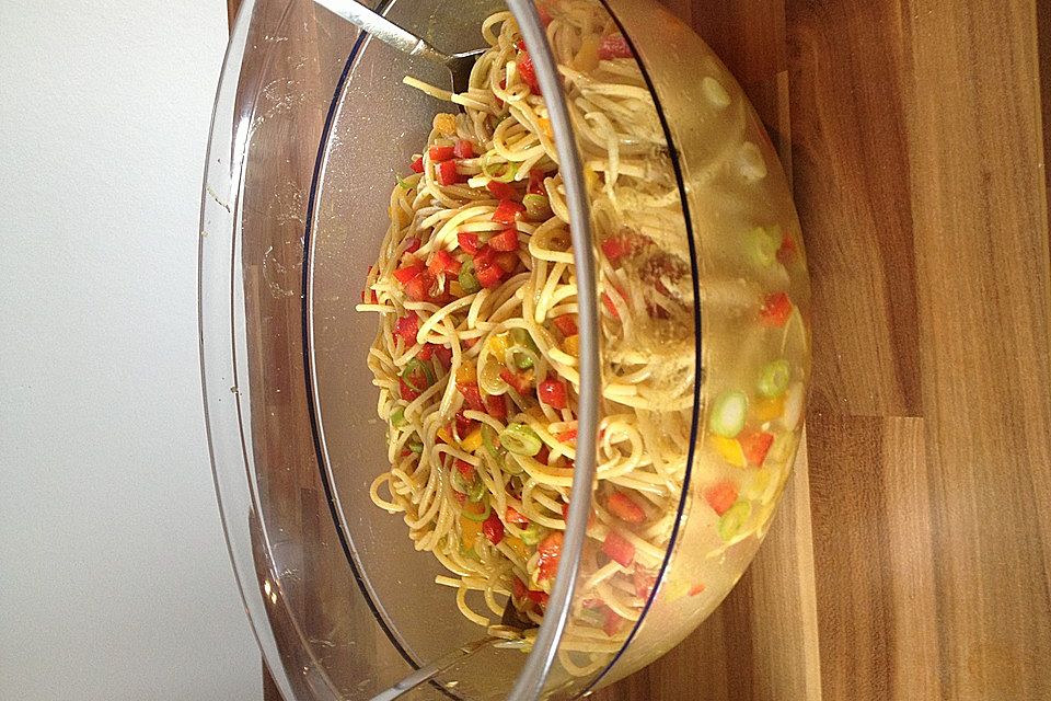 Spaghetti-Curry-Salat