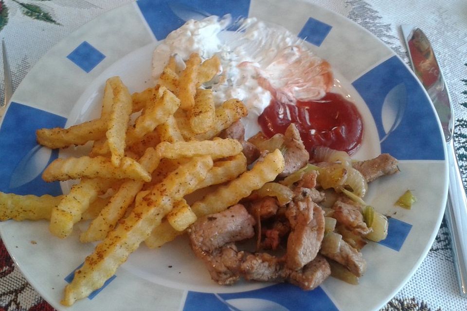 Knuspriges Gyros mit Tzatziki