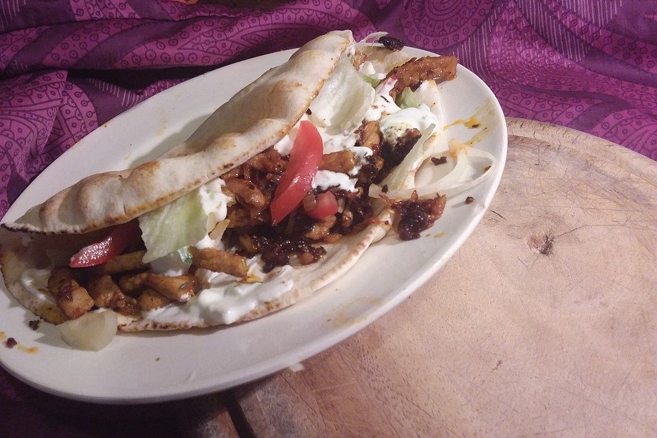 Knuspriges Gyros mit Tzatziki