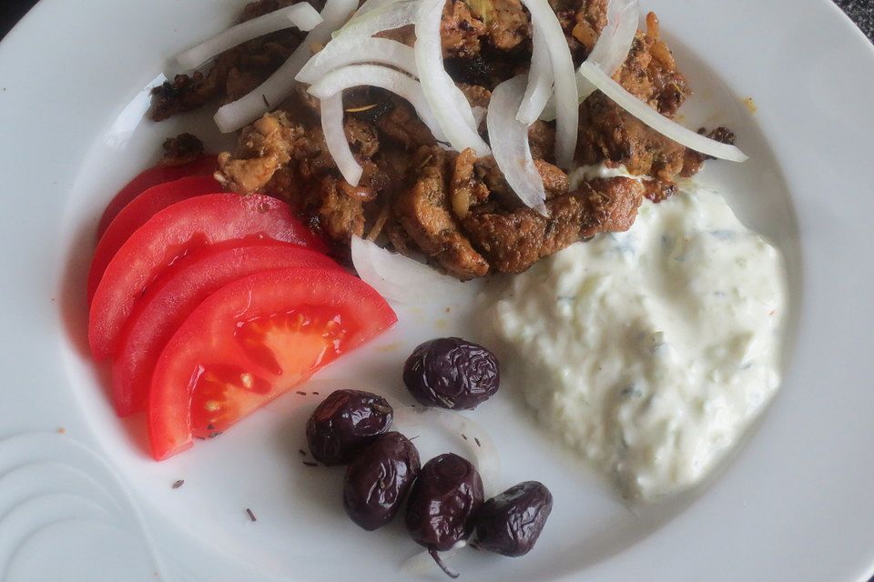 Knuspriges Gyros mit Tzatziki