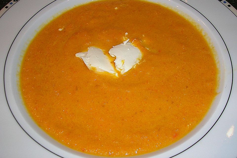 Karottensuppe mit Parmesannocken