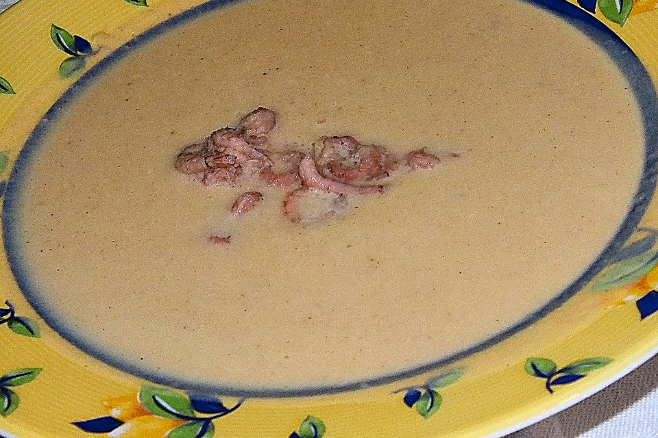 Steckrüben-Rahmsuppe mit Krabben