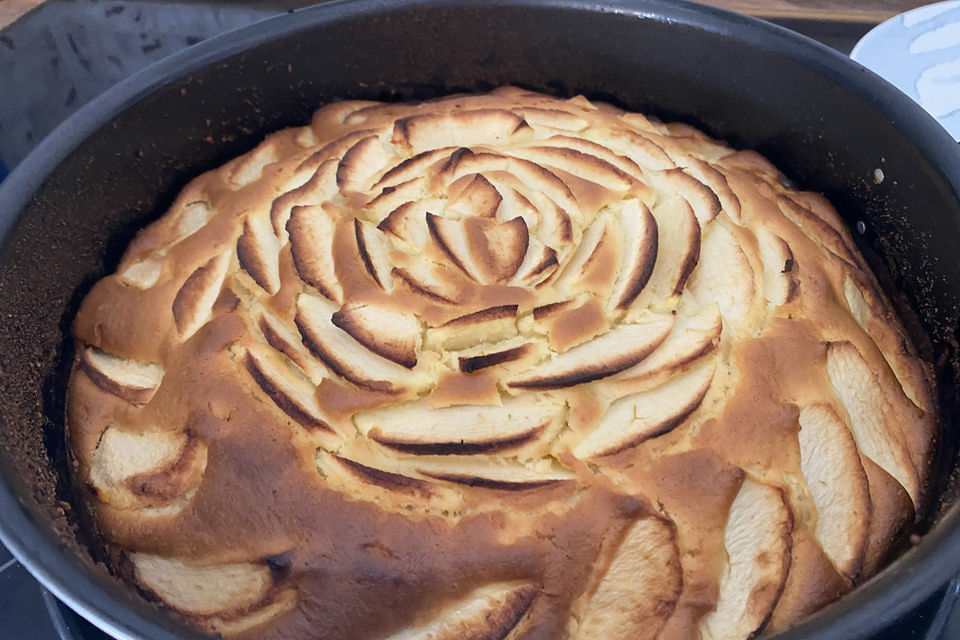 Einfacher versunkener Apfelkuchen