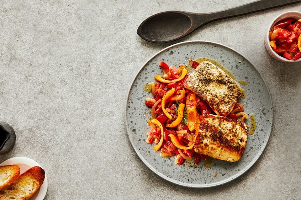 Tomaten-Paprikagemüse mit Halloumi