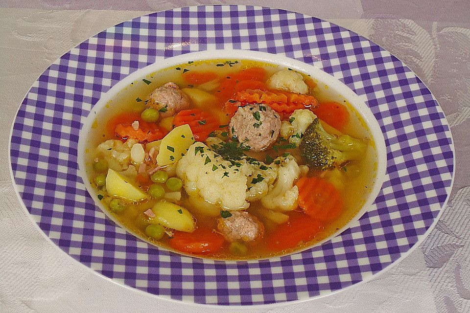 Frühlingssuppe mit Hackbällchen