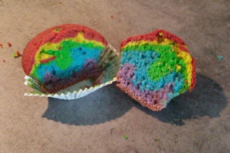 Regenbogen-Muffins