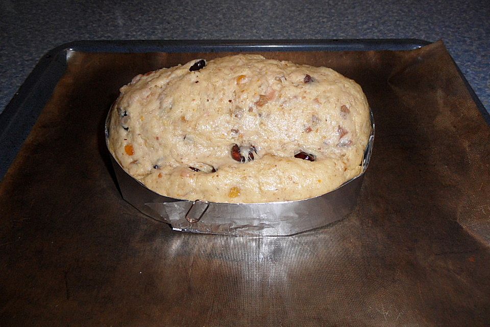 Cranberry-Pecannuss Stollen