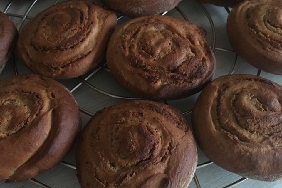 Nuss-Marzipan Schnecken