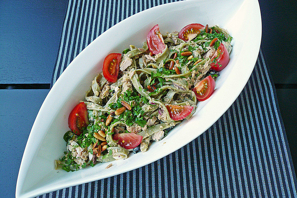 Bandnudelsalat mit Thunfisch