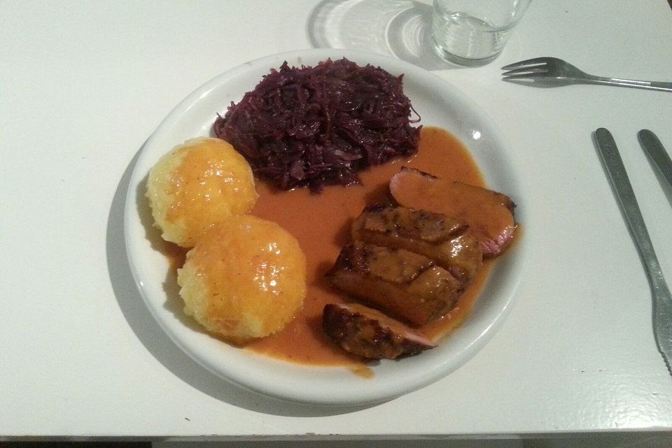 Entenbrust mit fruchtiger Orangensauce