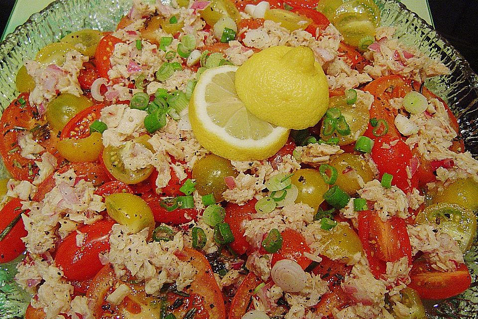 Tomatensalat mit Thunfischdressing