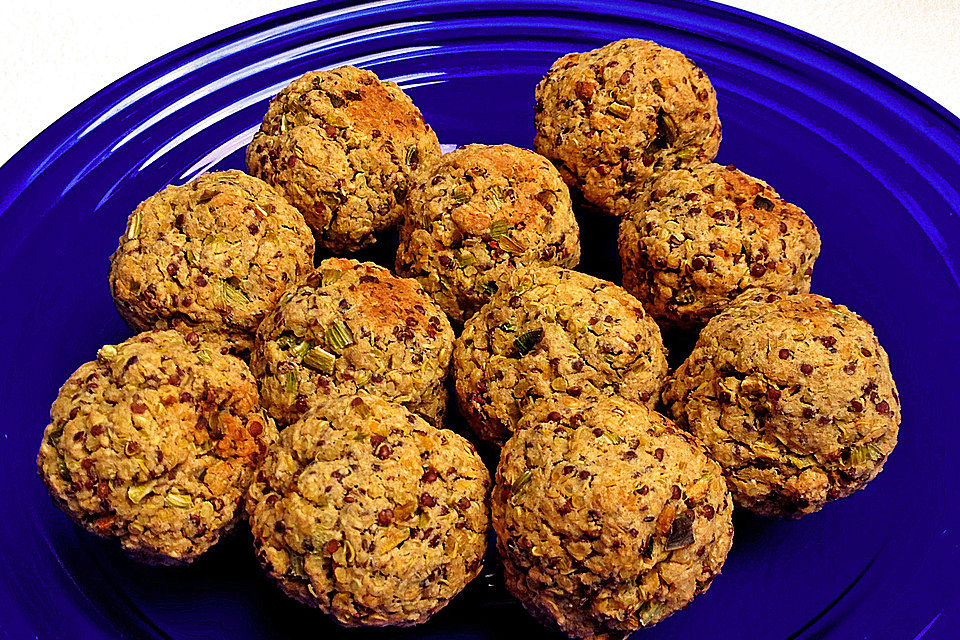 Quinoa-Bällchen mit Tomatensauce