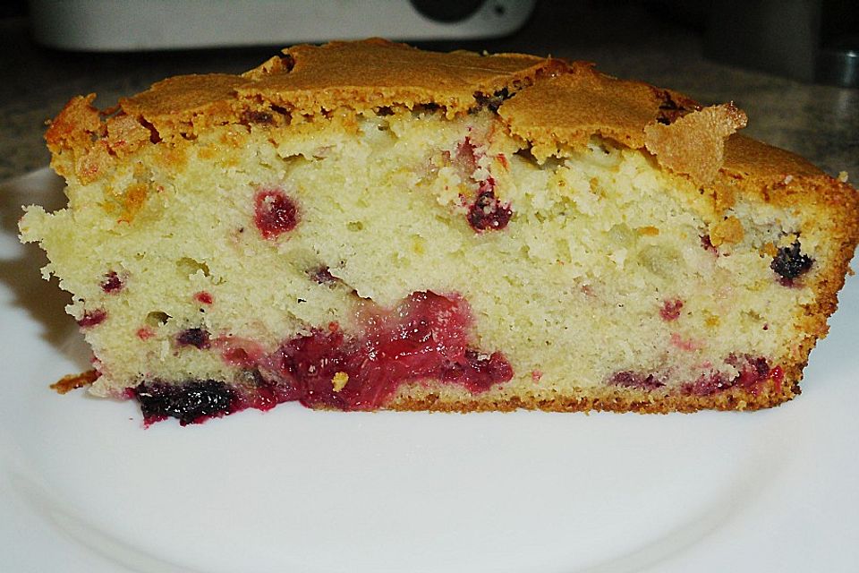 Blondie mit Beeren