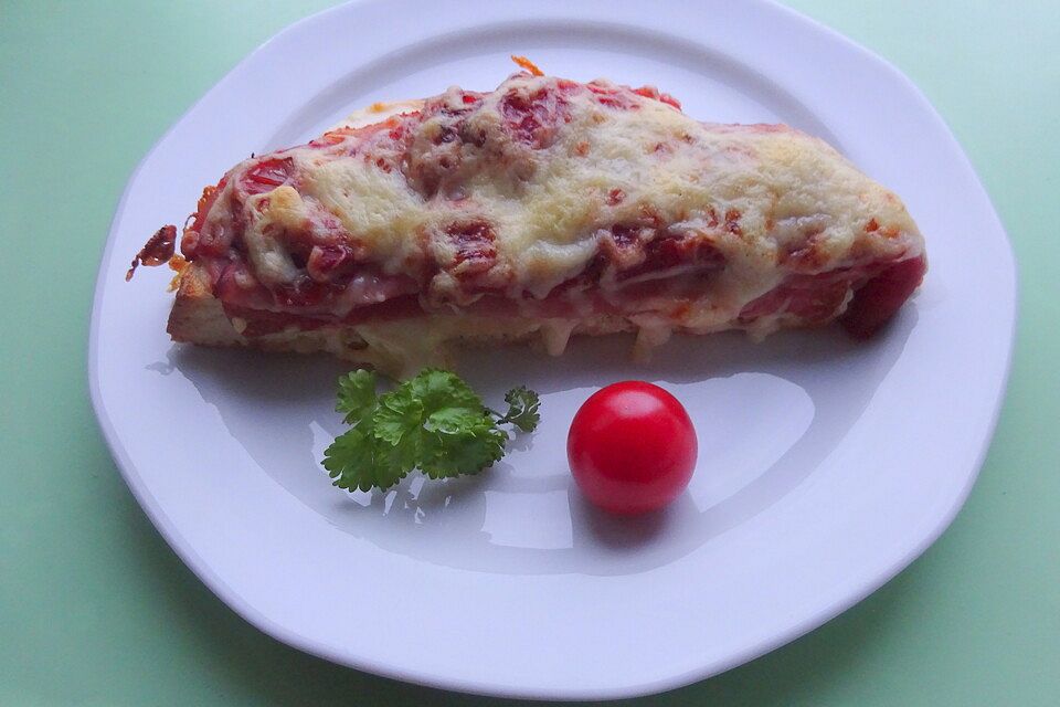 Fladenbrot-Pizza mit Streichkäse