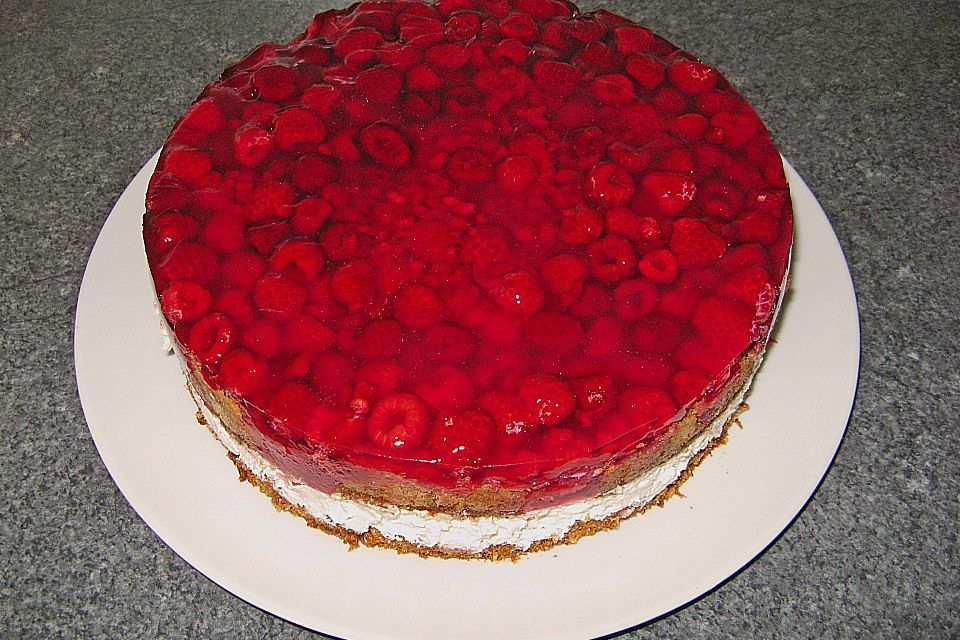 Himbeer-Walnuss-Torte