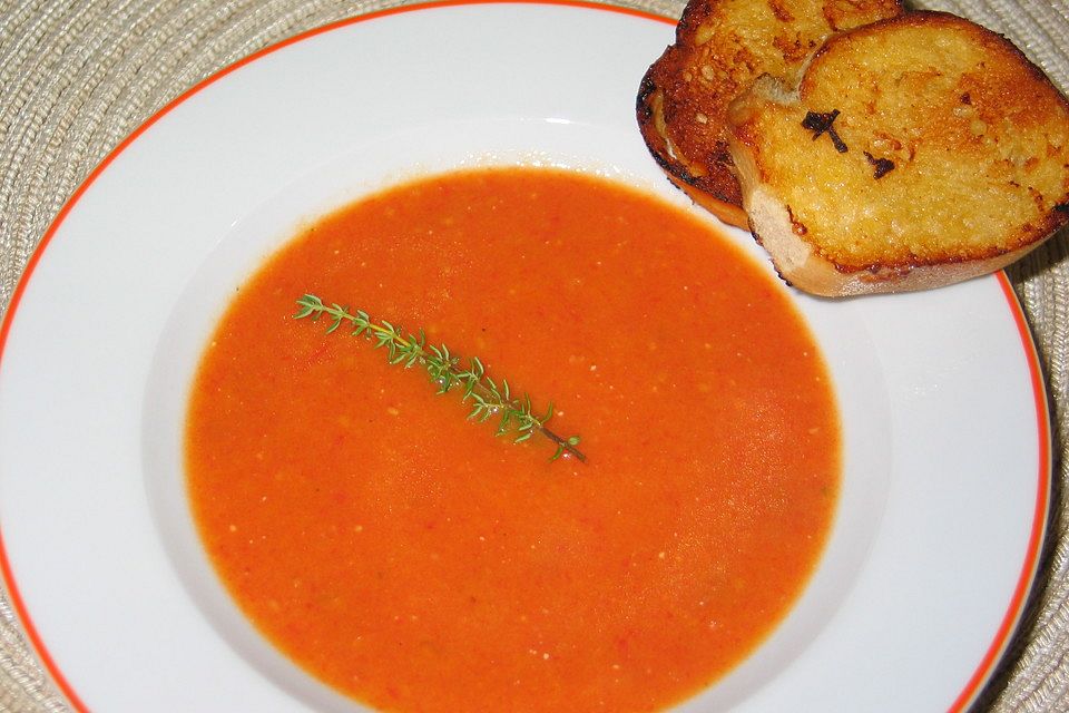 Tomatencremesuppe mit Frischkäse