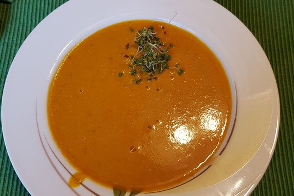 Rote Linsen-Kokossuppe