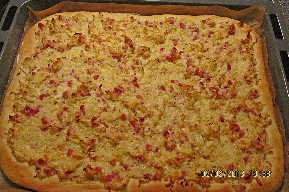 Sauerkraut-Bacon-Pizza