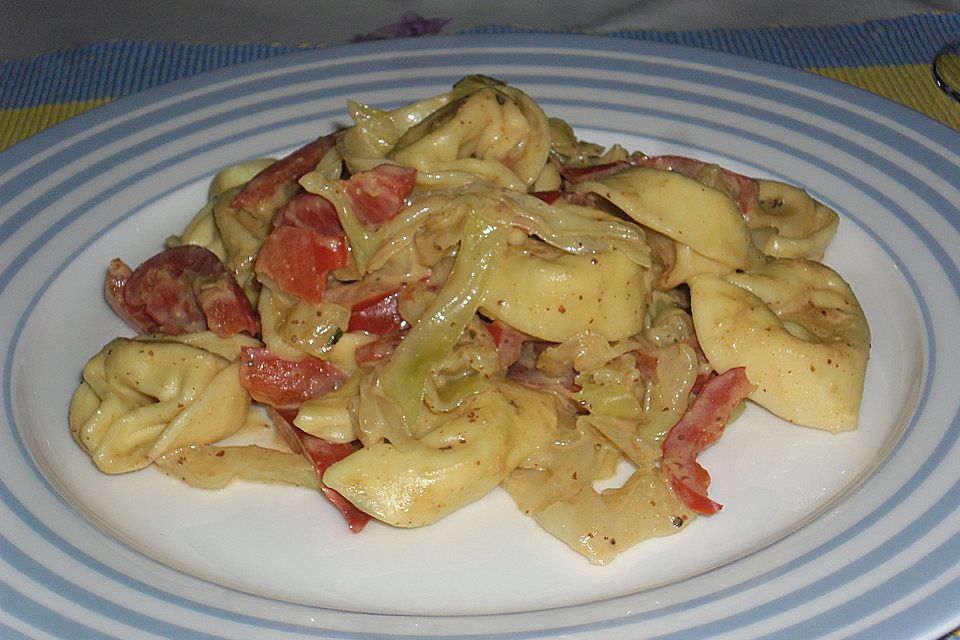 Tortellini-Wirsing Pfanne