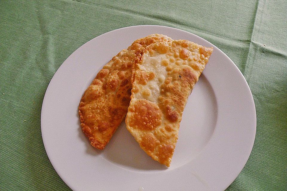 Tschebureki