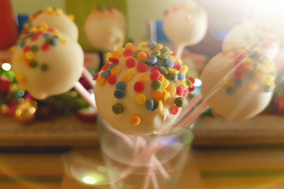 Lemon Cake Pops