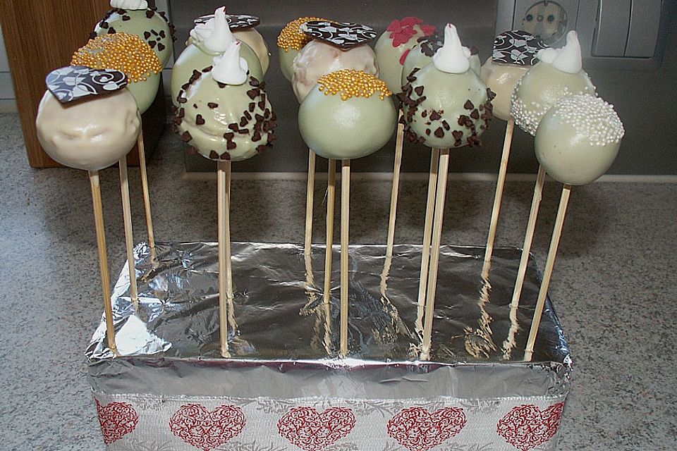 Lemon Cake Pops