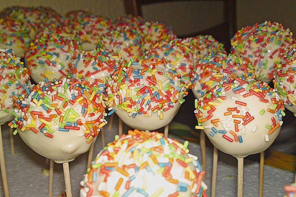 Lemon Cake Pops