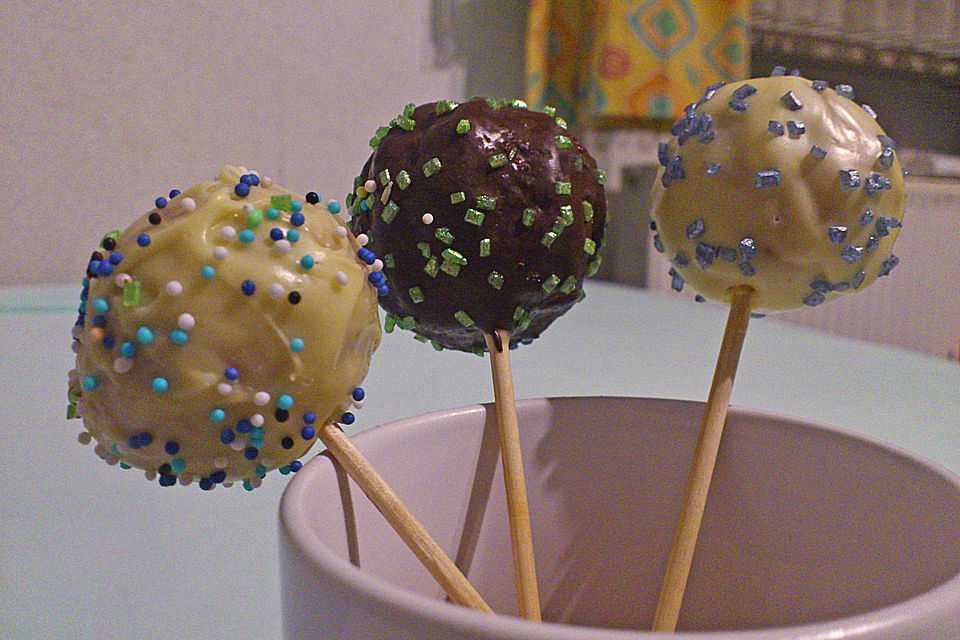 Lemon Cake Pops