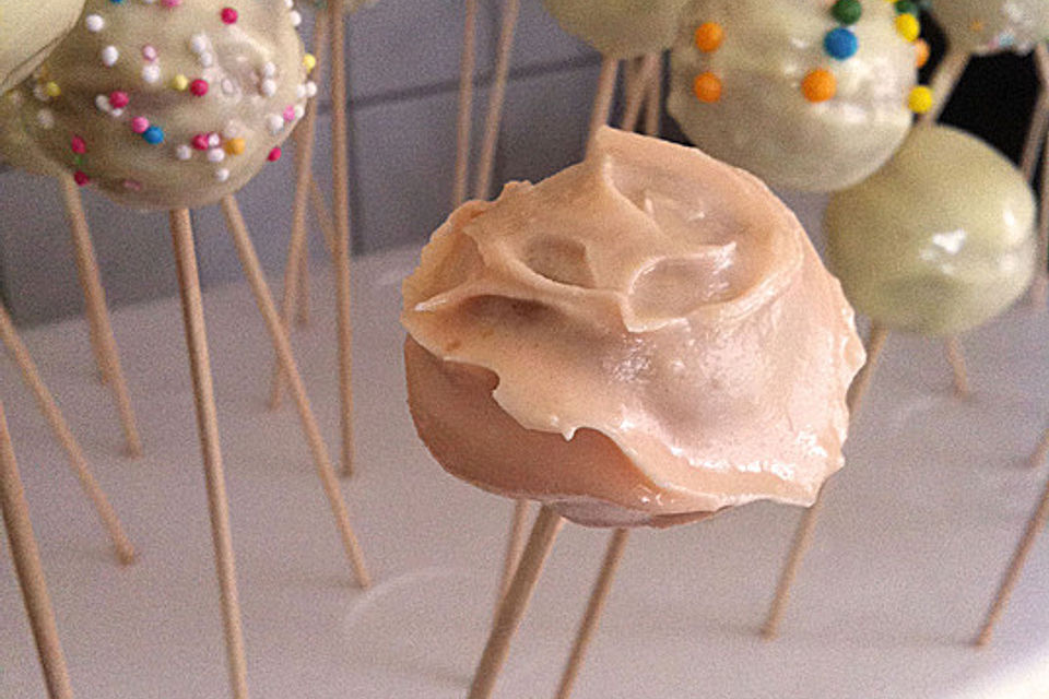 Lemon Cake Pops