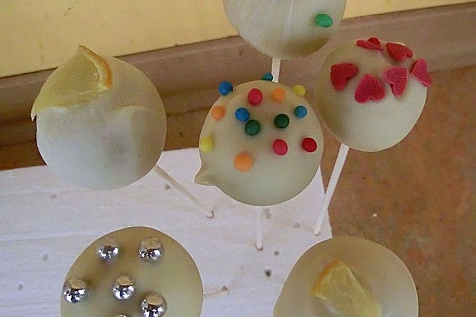 Lemon Cake Pops