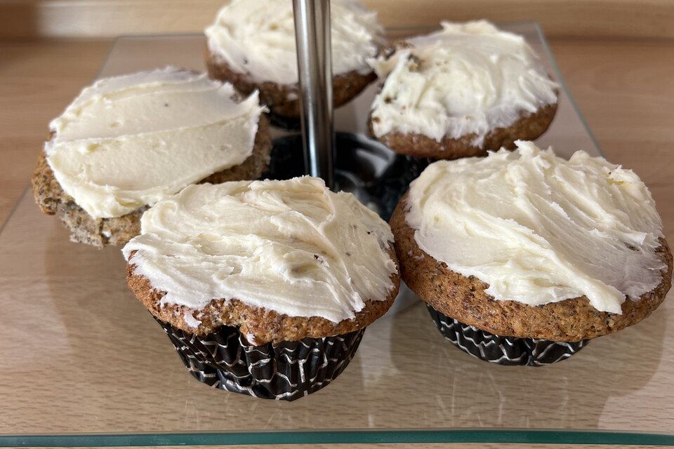 Marzipan-Mohn Cupcakes