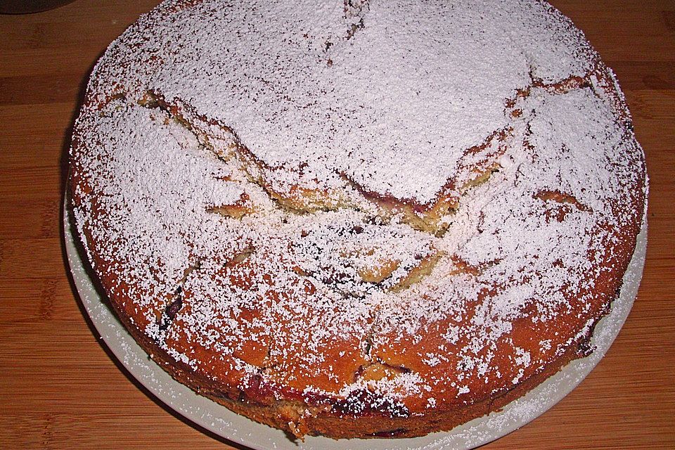 Zwetschgenkuchen mit Rührteig