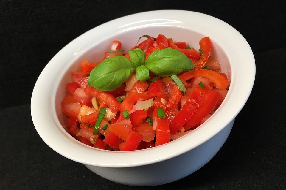 Tomaten-Paprikasalat