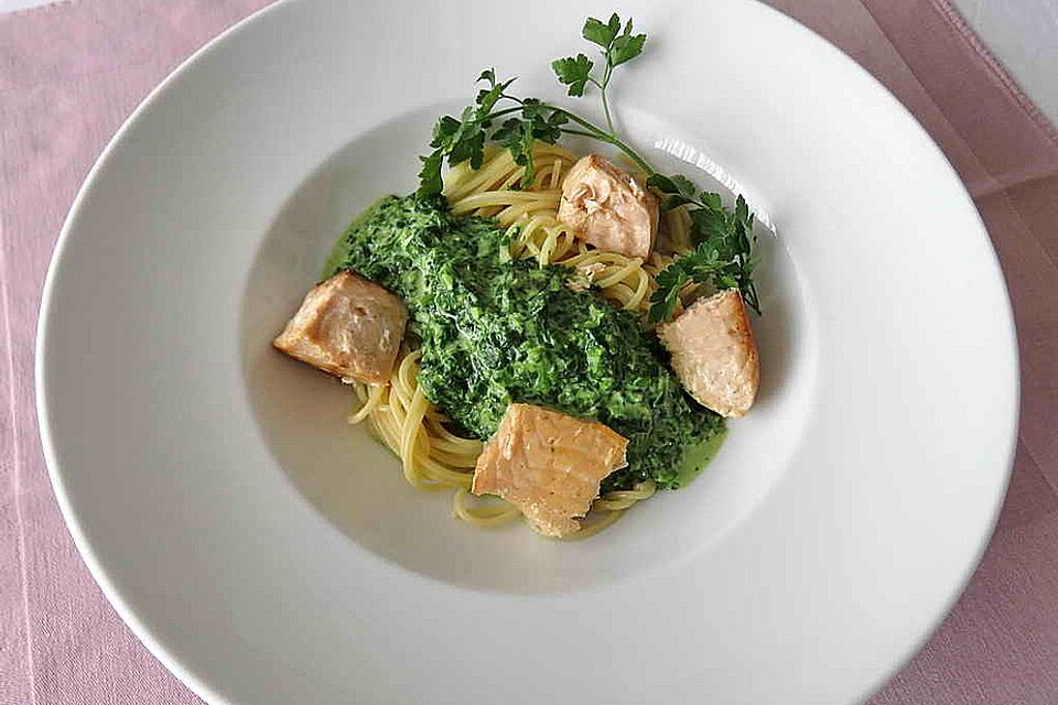 Lachs-Spinat-Spaghetti