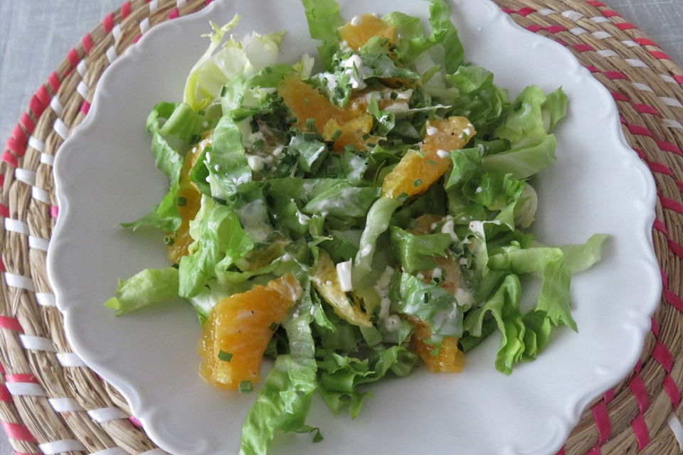 Endiviensalat mit Orangendressing