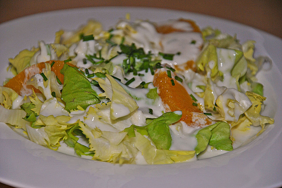 Endiviensalat mit Orangendressing