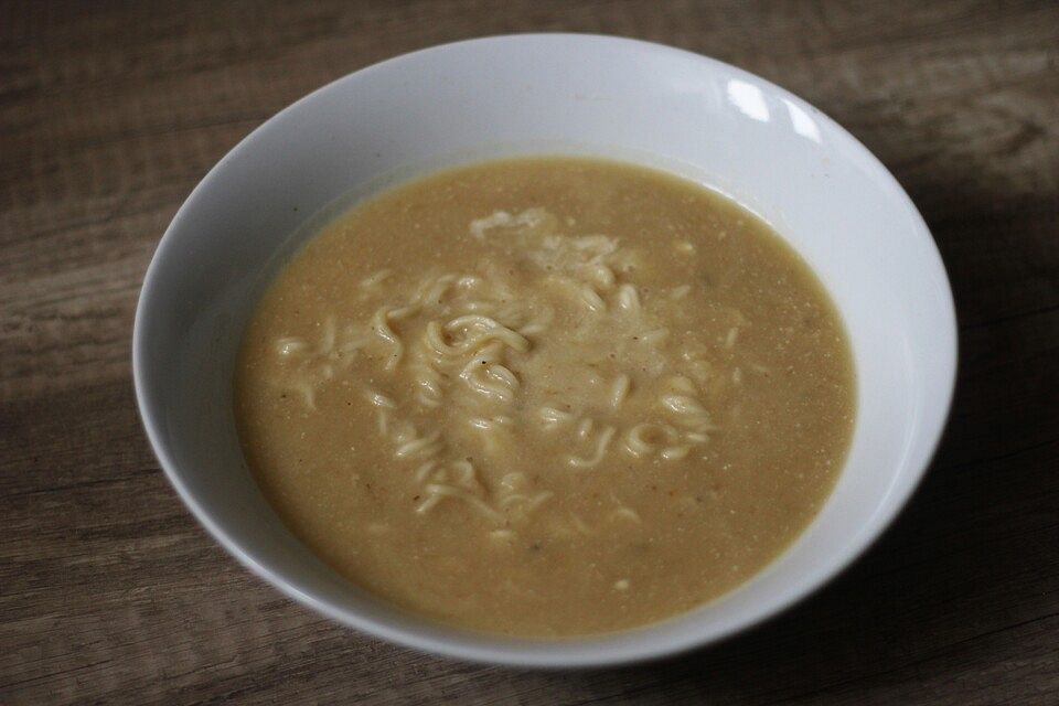 Chinakohlsuppe mit Kokosmilch