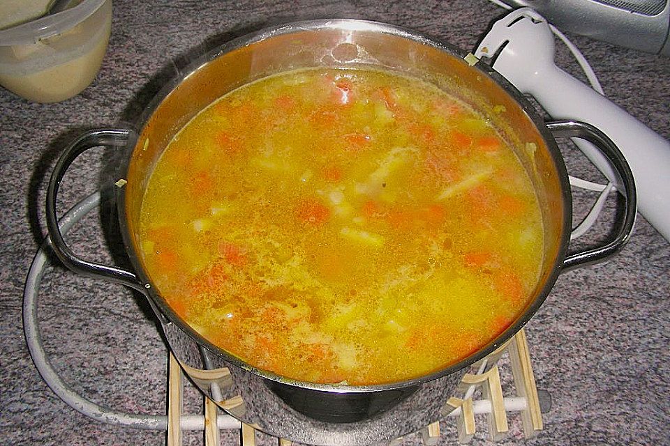 Orangen-Cremesuppe zur Weihnachtszeit