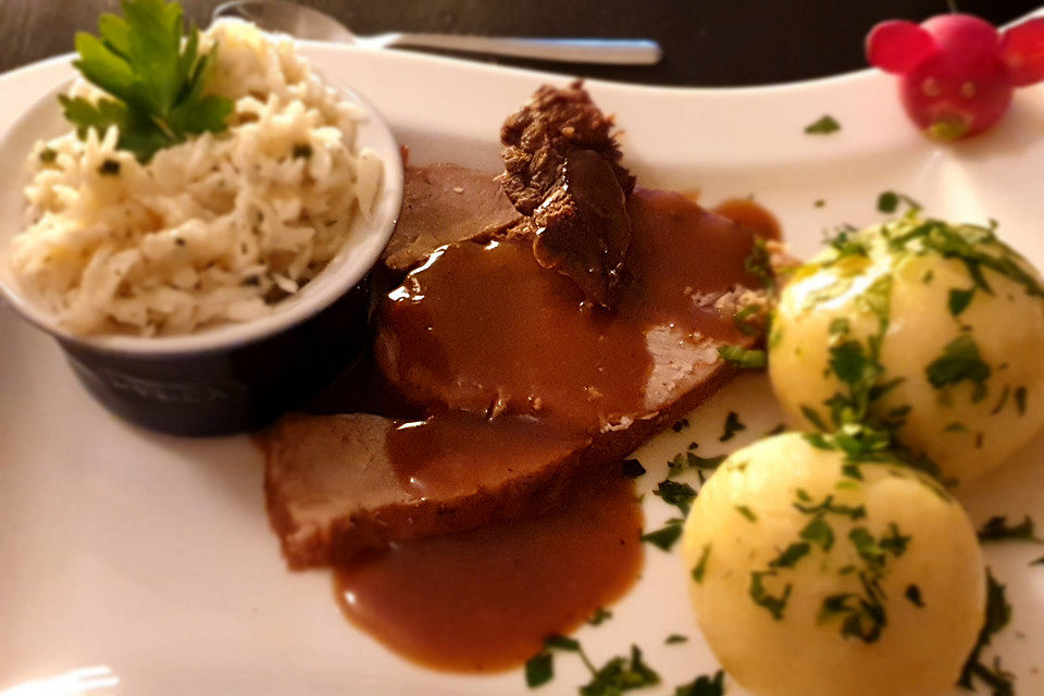 Bayerischer Schweinebraten mit Biersauce