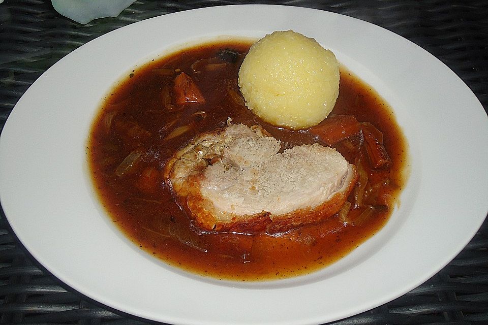 Bayerischer Schweinebraten mit Biersauce