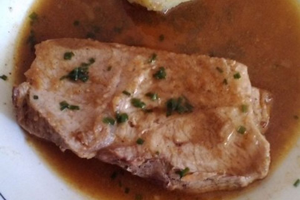 Bayerischer Schweinebraten mit Biersauce