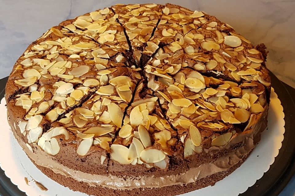 Nutellakuchen mit Nougat-Sahnefüllung