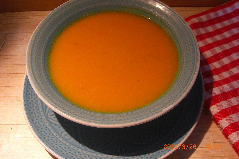 Kürbis-Apfel-Ingwer-Suppe