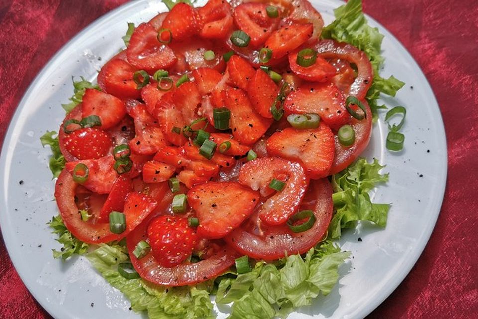 Erdbeer-Tomaten-Salat