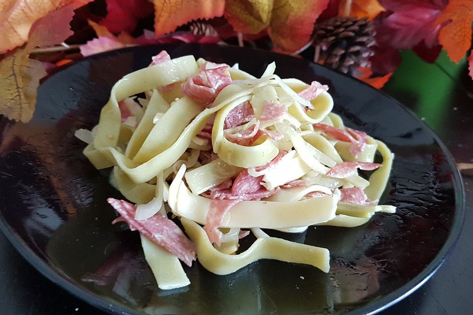 Käse-Salami Salat