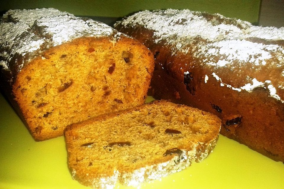 Topfenstollen mit Amarenakirschen